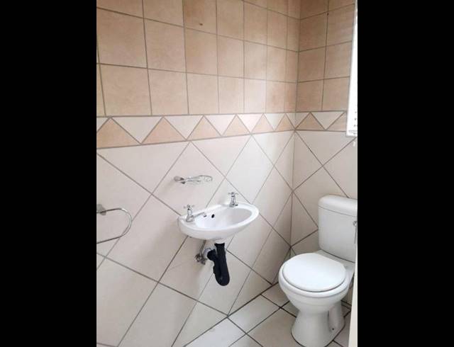 2 BEDROOM TOWNHOUSE FOR SALE IN FLORENTIA